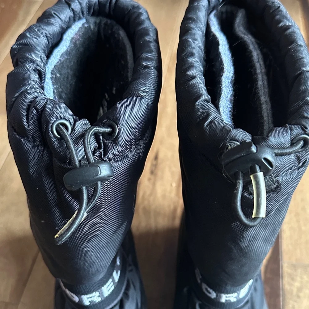 Sorel Insulated Cub Youth Snow Boots 4 EUC